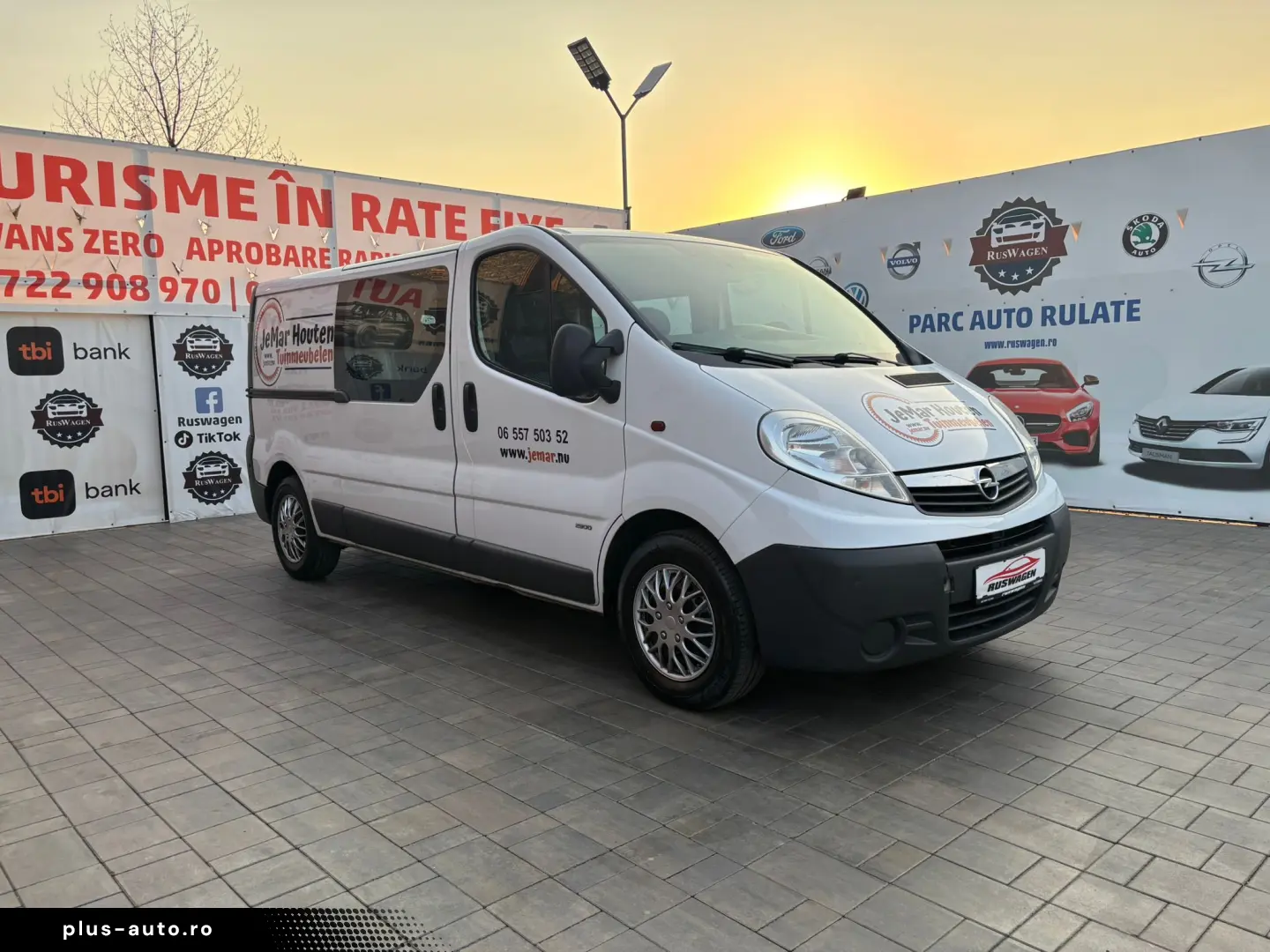 Opel Vivaro Long 2012
