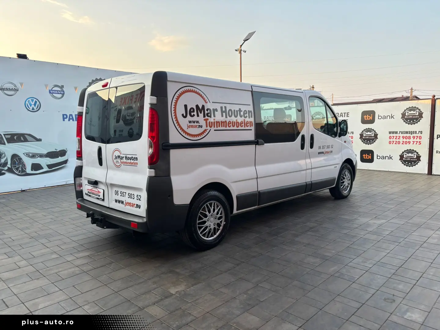 Opel Vivaro Long 2012