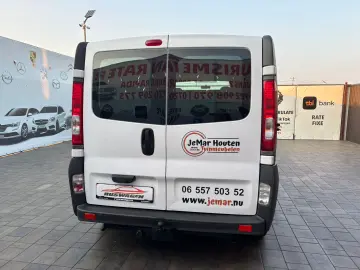 Opel Vivaro Long 2012