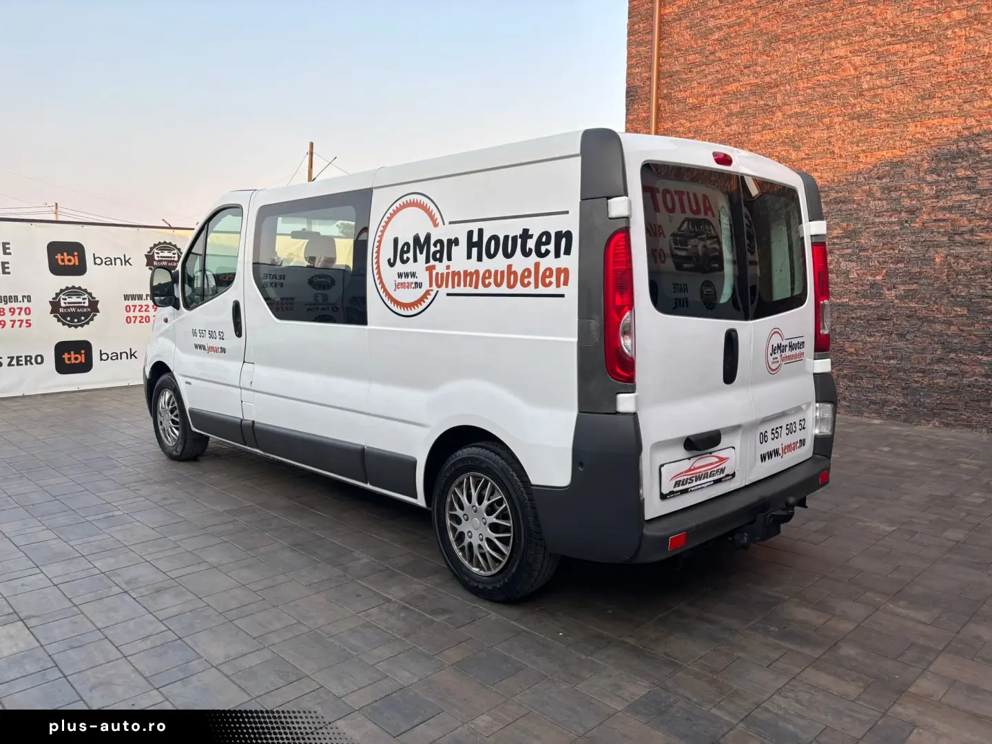 Opel Vivaro Long 2012