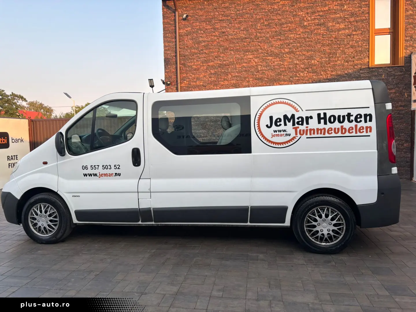 Opel Vivaro Long 2012