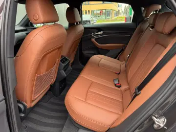 AUDI Q8 e-tron 55 Quattro S-Line - ACC   KEYLESS