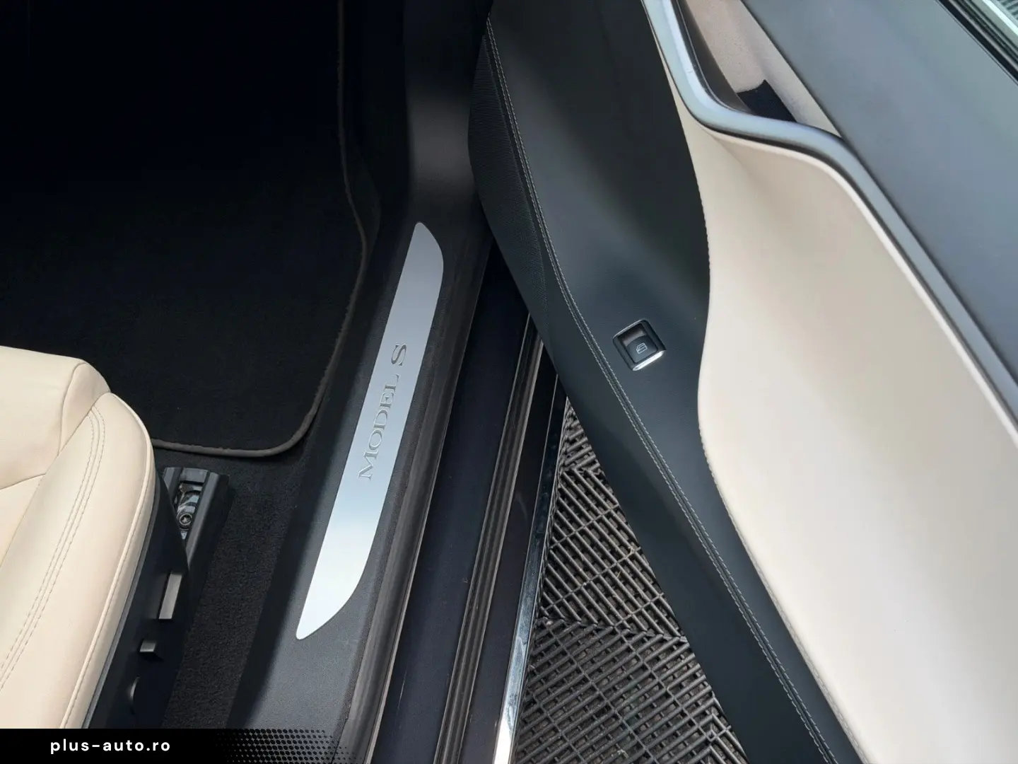 TESLA MODEL S RAVEN PERFORMANCE   21INCH   CREAM