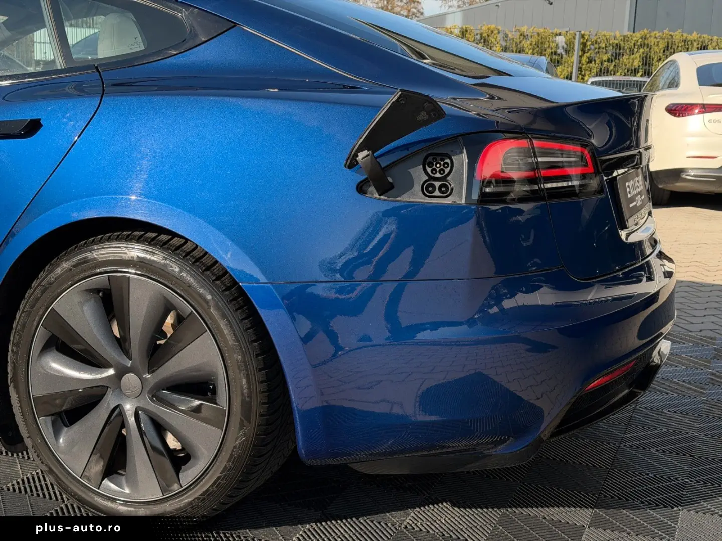 TESLA MODEL S PALLADIUM MAXIMAL RANGE   MATRIX LED