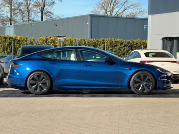 TESLA MODEL S PALLADIUM MAXIMAL RANGE   MATRIX LED