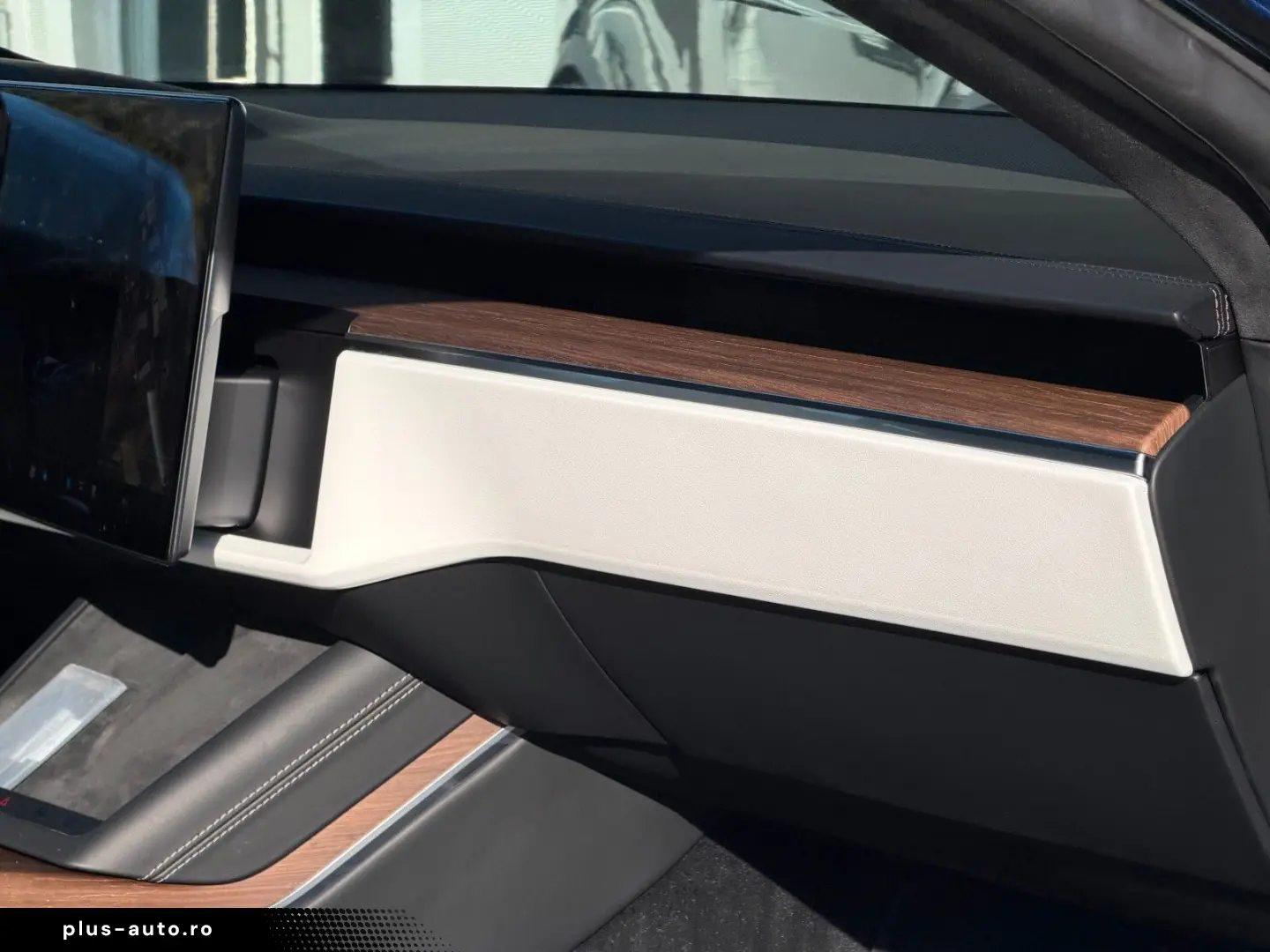 TESLA MODEL S PALLADIUM MAXIMAL RANGE   MATRIX LED