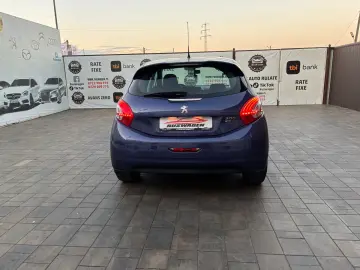 Peugeot 208 2012