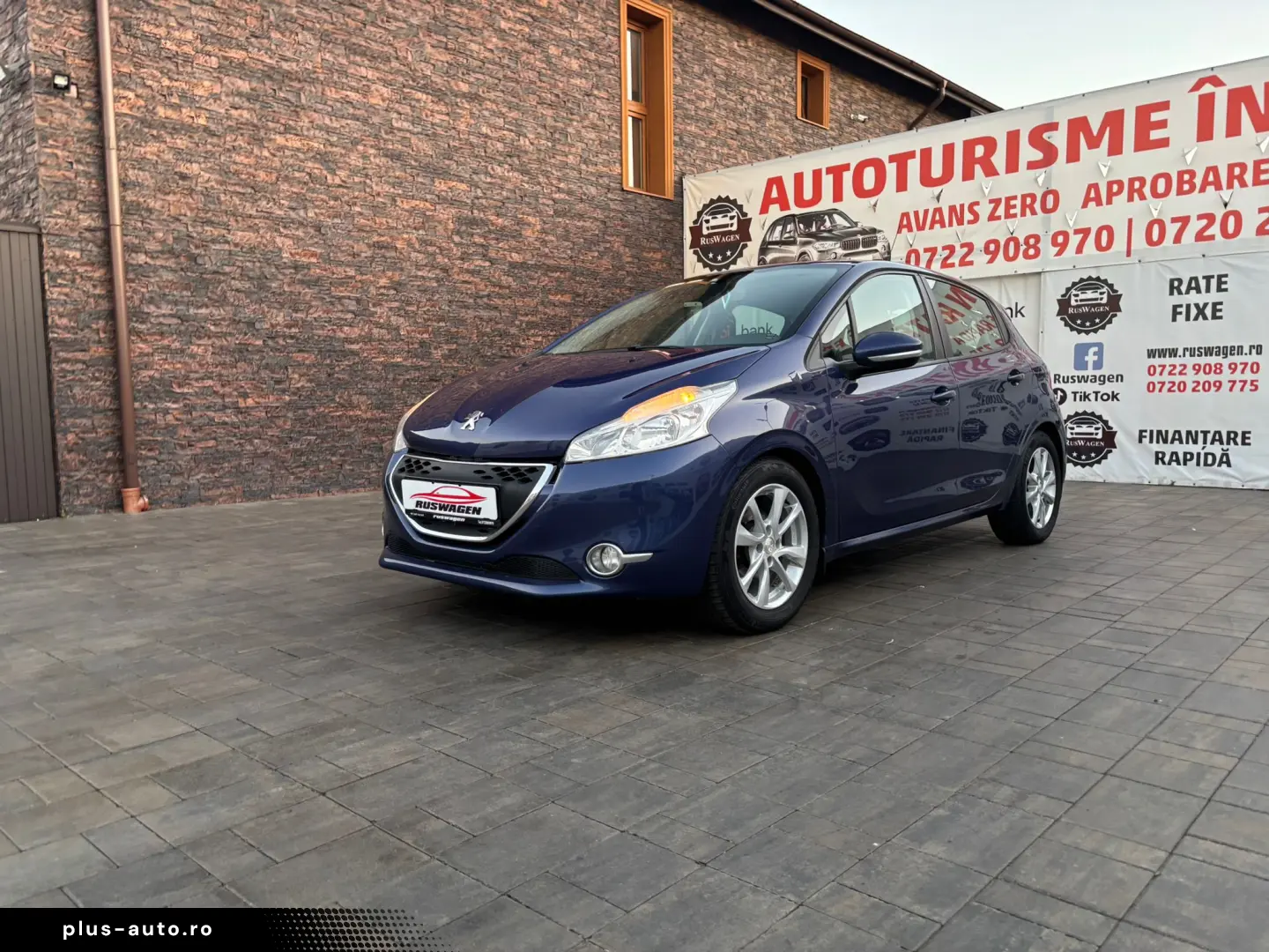 Peugeot 208 2012