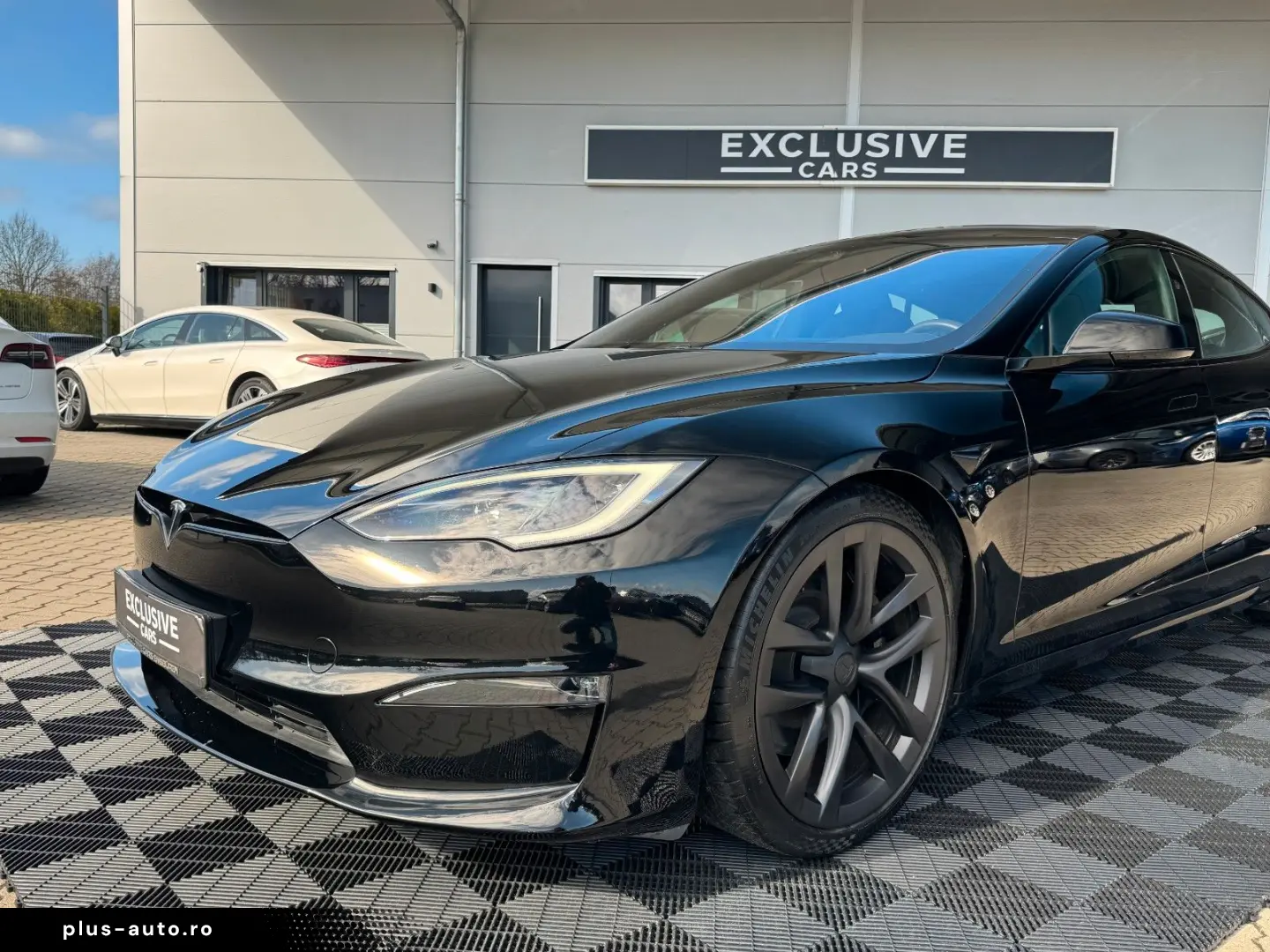 TESLA MODEL S PALLADIUM   MATRIX   21  Arachnid   HW4