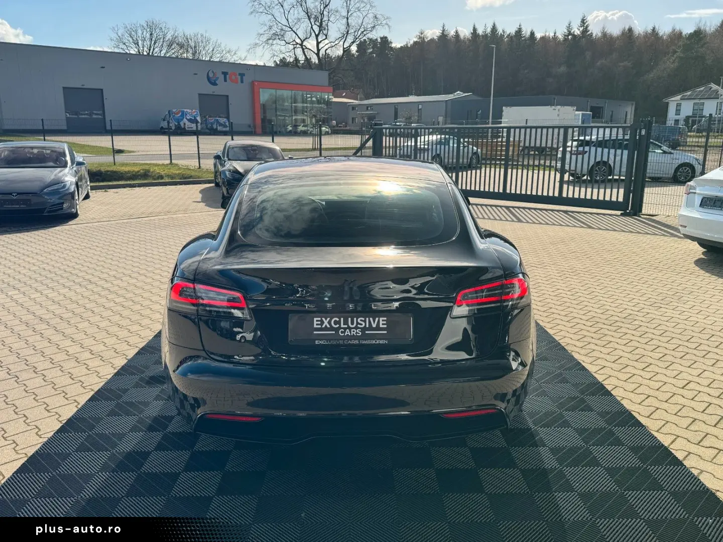 TESLA MODEL S PALLADIUM   MATRIX   21  Arachnid   HW4