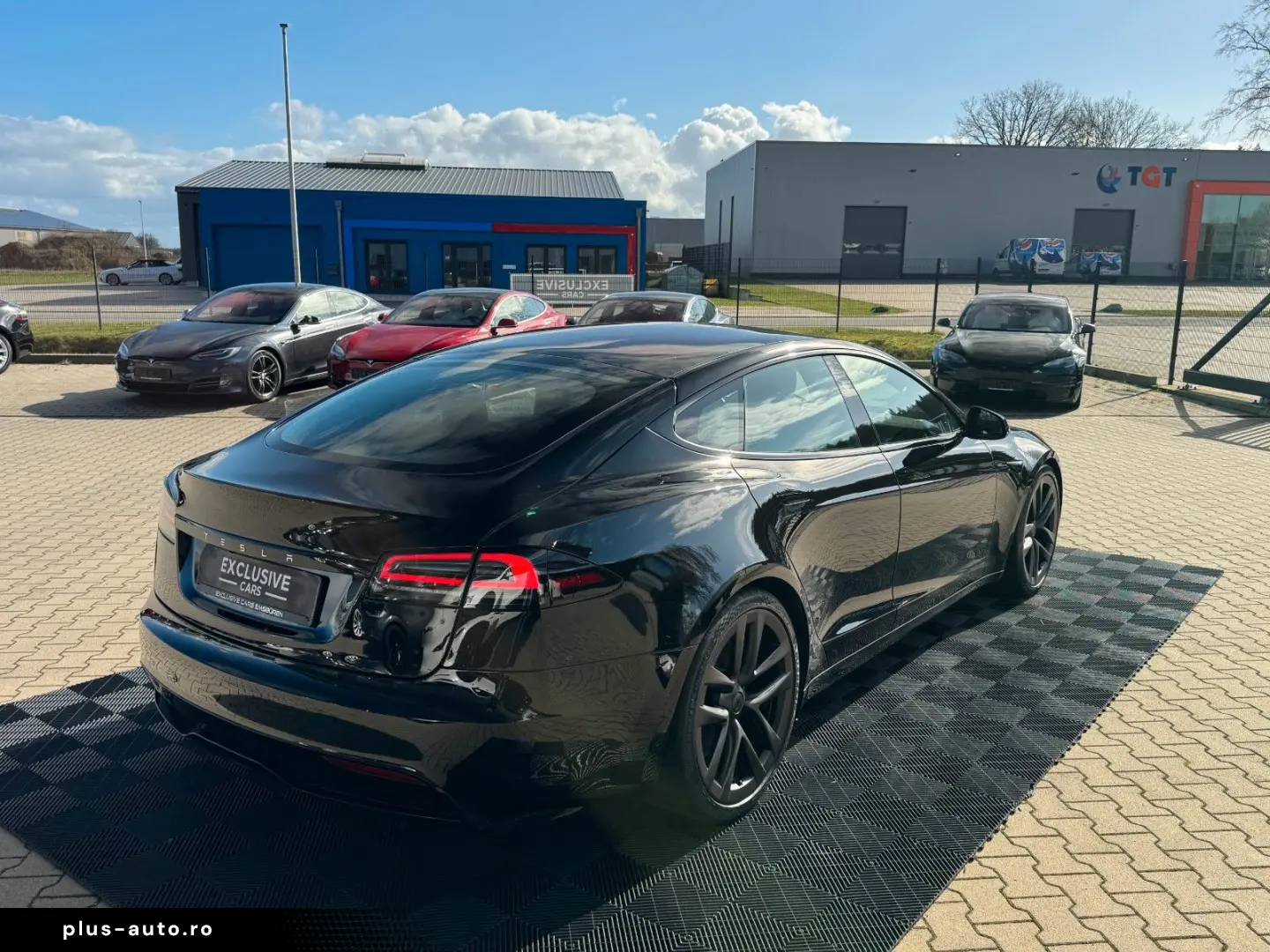 TESLA MODEL S PALLADIUM   MATRIX   21  Arachnid   HW4