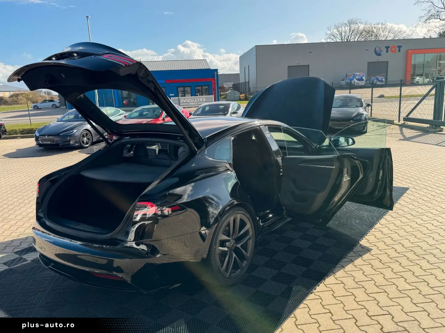 TESLA MODEL S PALLADIUM   MATRIX   21  Arachnid   HW4