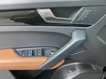 AUDI Q5 40 2.0 TDI quattro advanced AHK AUT Kam. Navi