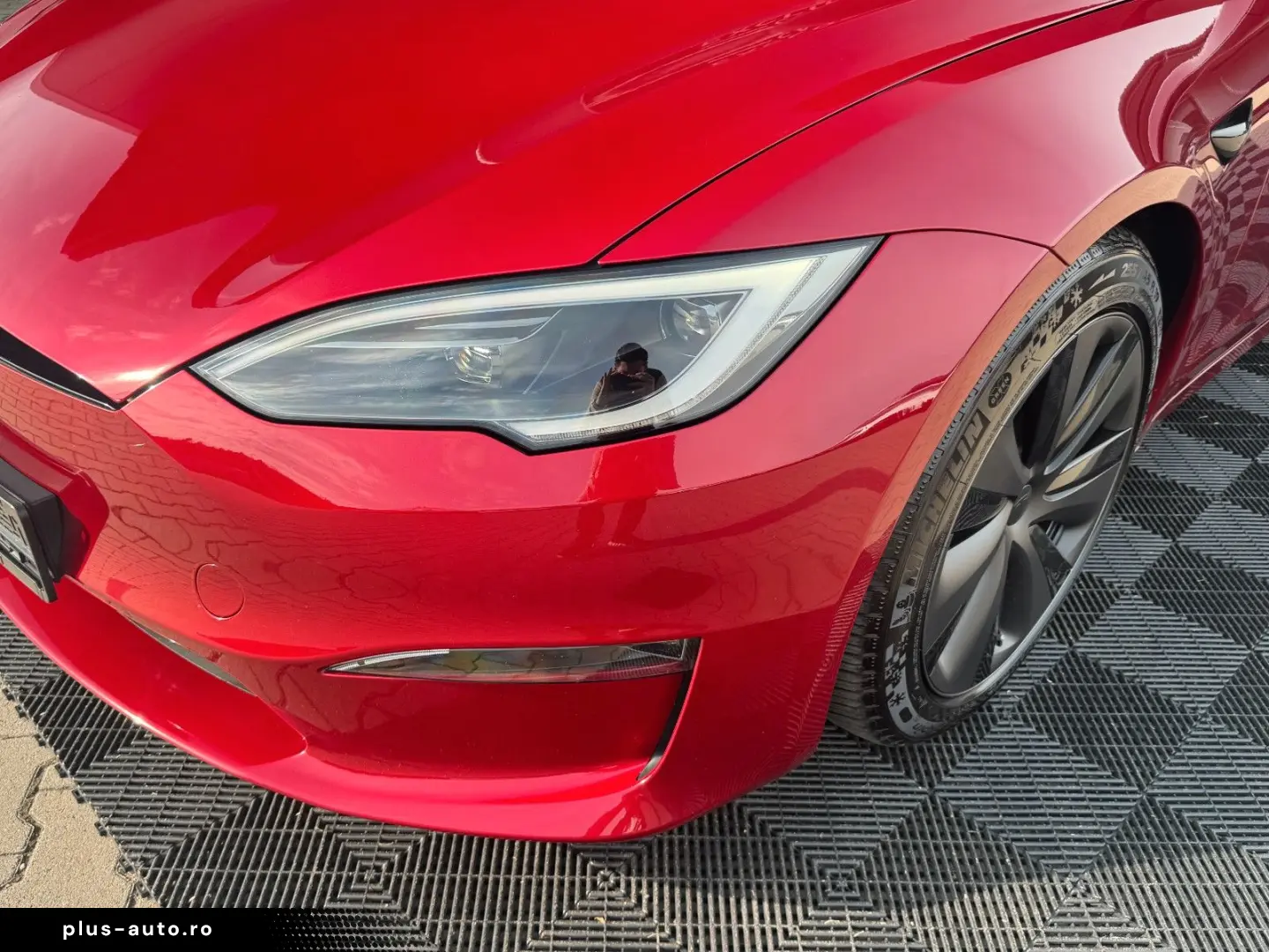 TESLA MODEL S PLAID ENHANCED AP ULTRA RED MATRIX   HW4