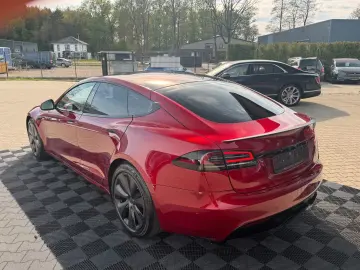 TESLA MODEL S PLAID ENHANCED AP ULTRA RED MATRIX   HW4