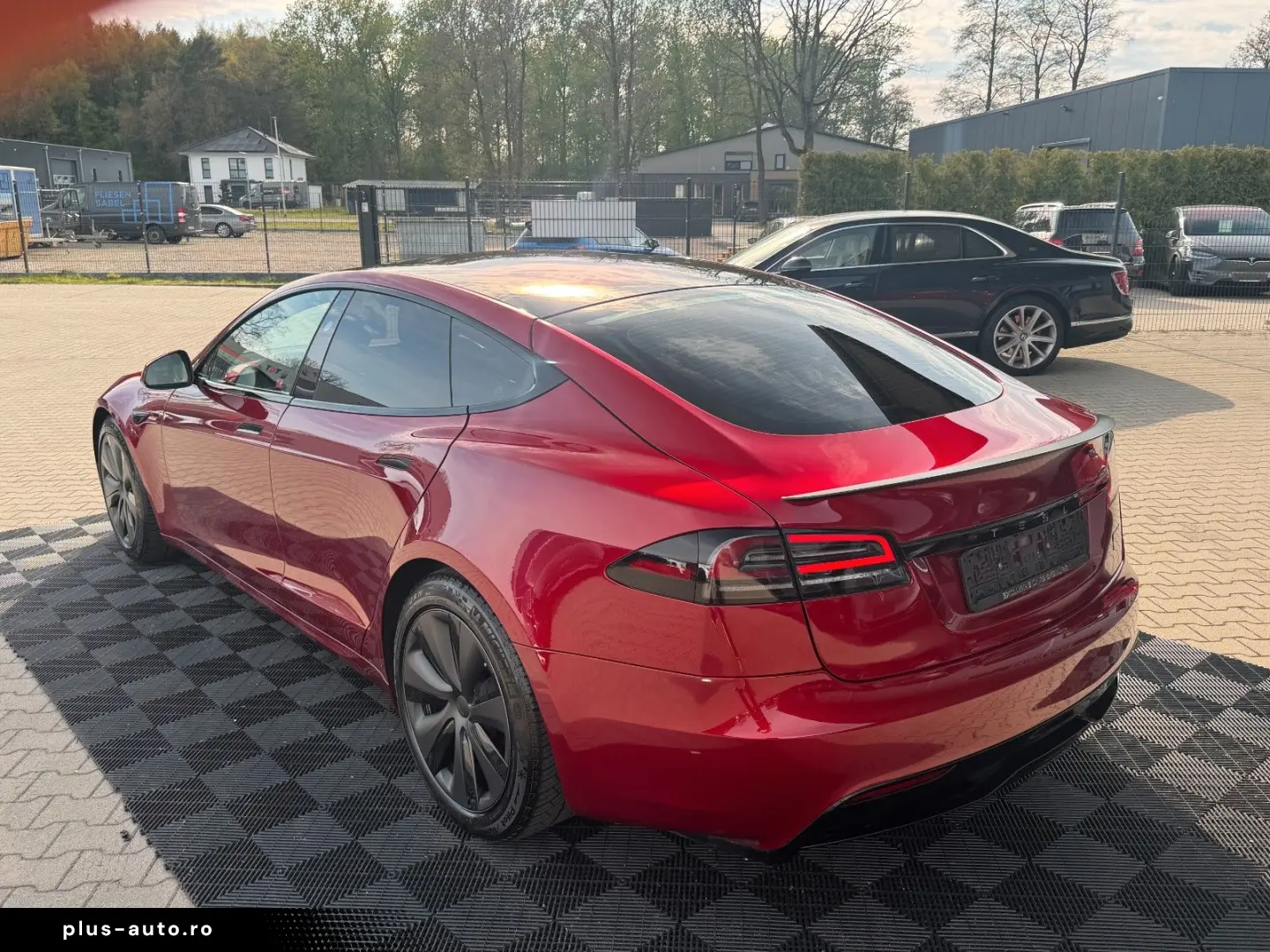 TESLA MODEL S PLAID ENHANCED AP ULTRA RED MATRIX   HW4