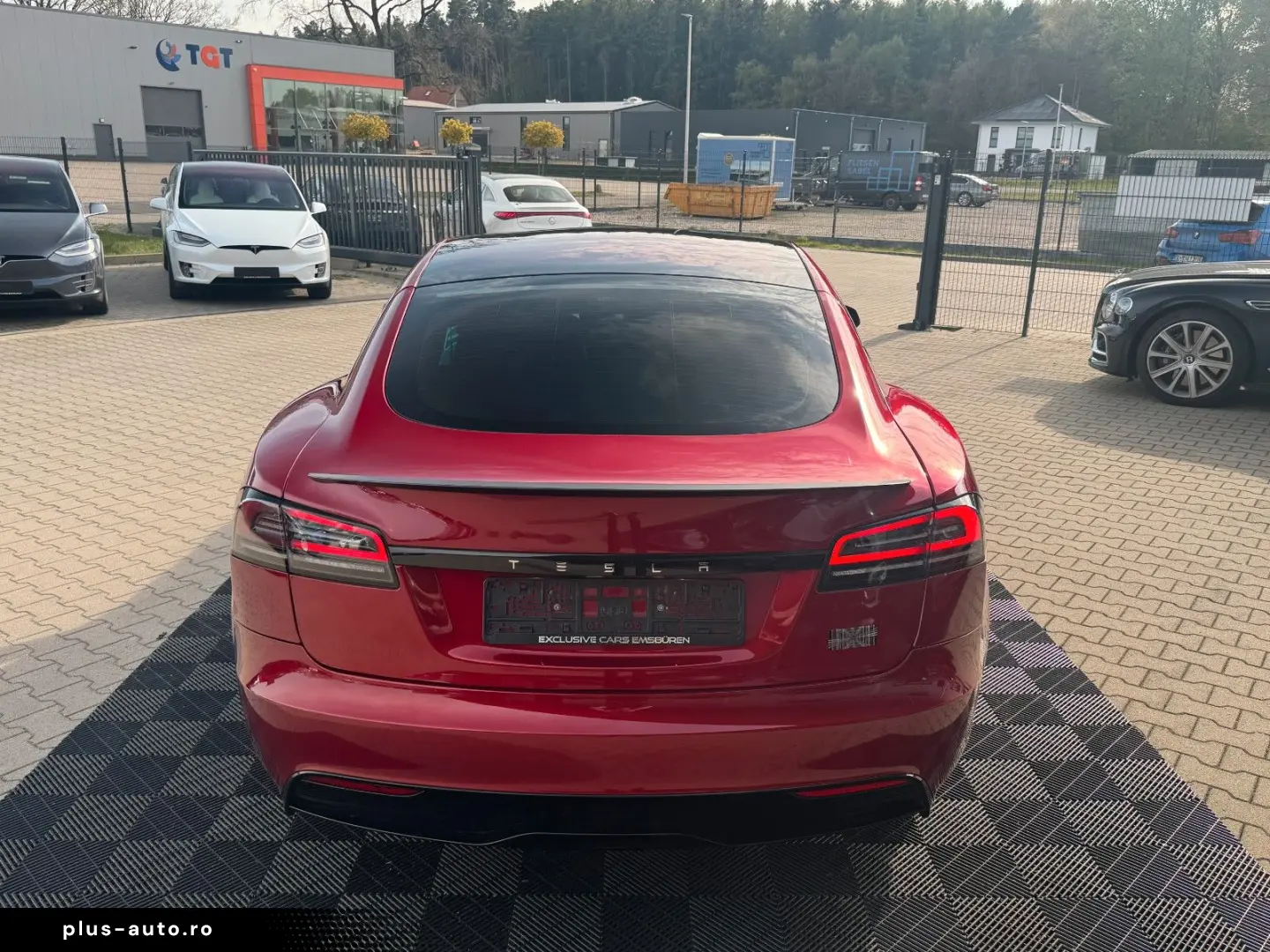 TESLA MODEL S PLAID ENHANCED AP ULTRA RED MATRIX   HW4