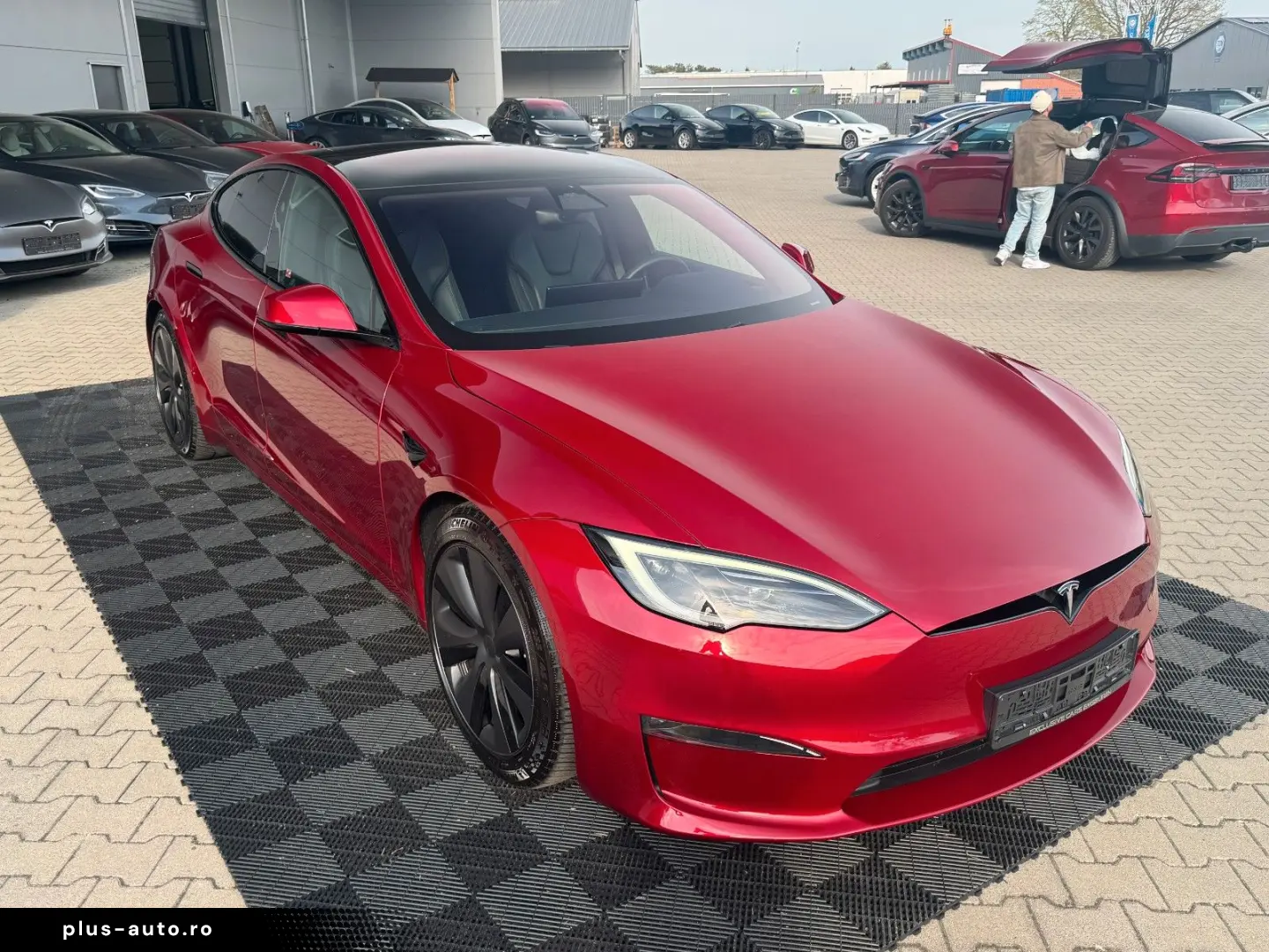 TESLA MODEL S PLAID ENHANCED AP ULTRA RED MATRIX   HW4