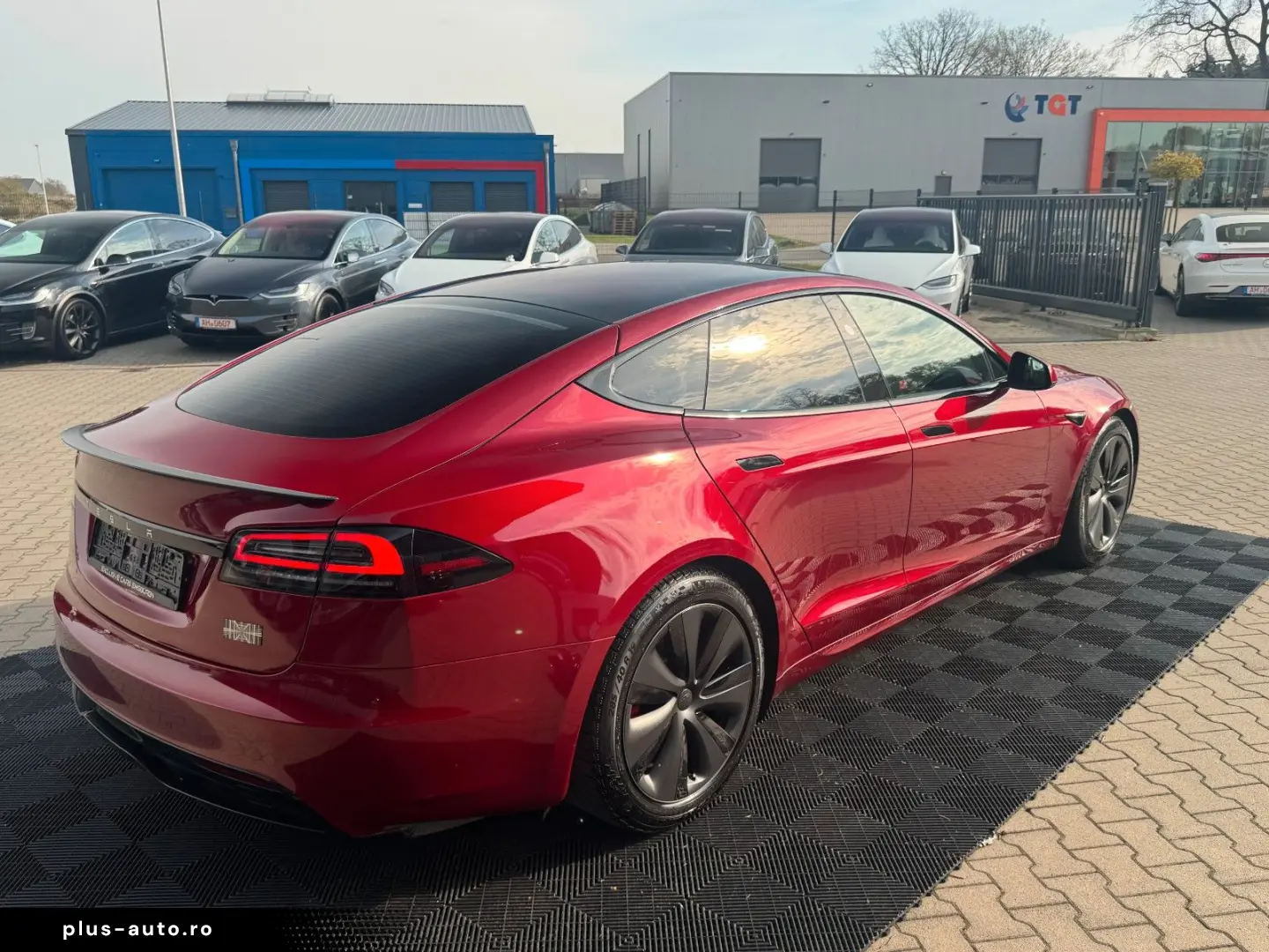 TESLA MODEL S PLAID ENHANCED AP ULTRA RED MATRIX   HW4