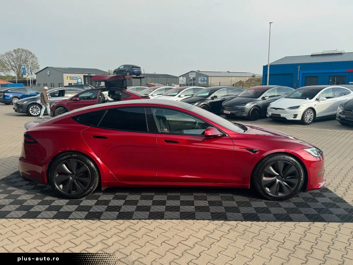 TESLA MODEL S PLAID ENHANCED AP ULTRA RED MATRIX   HW4
