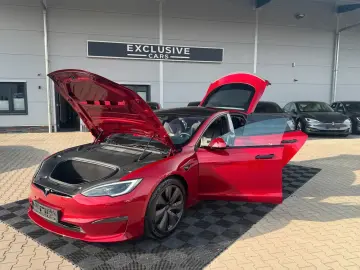 TESLA MODEL S PLAID ENHANCED AP ULTRA RED MATRIX   HW4