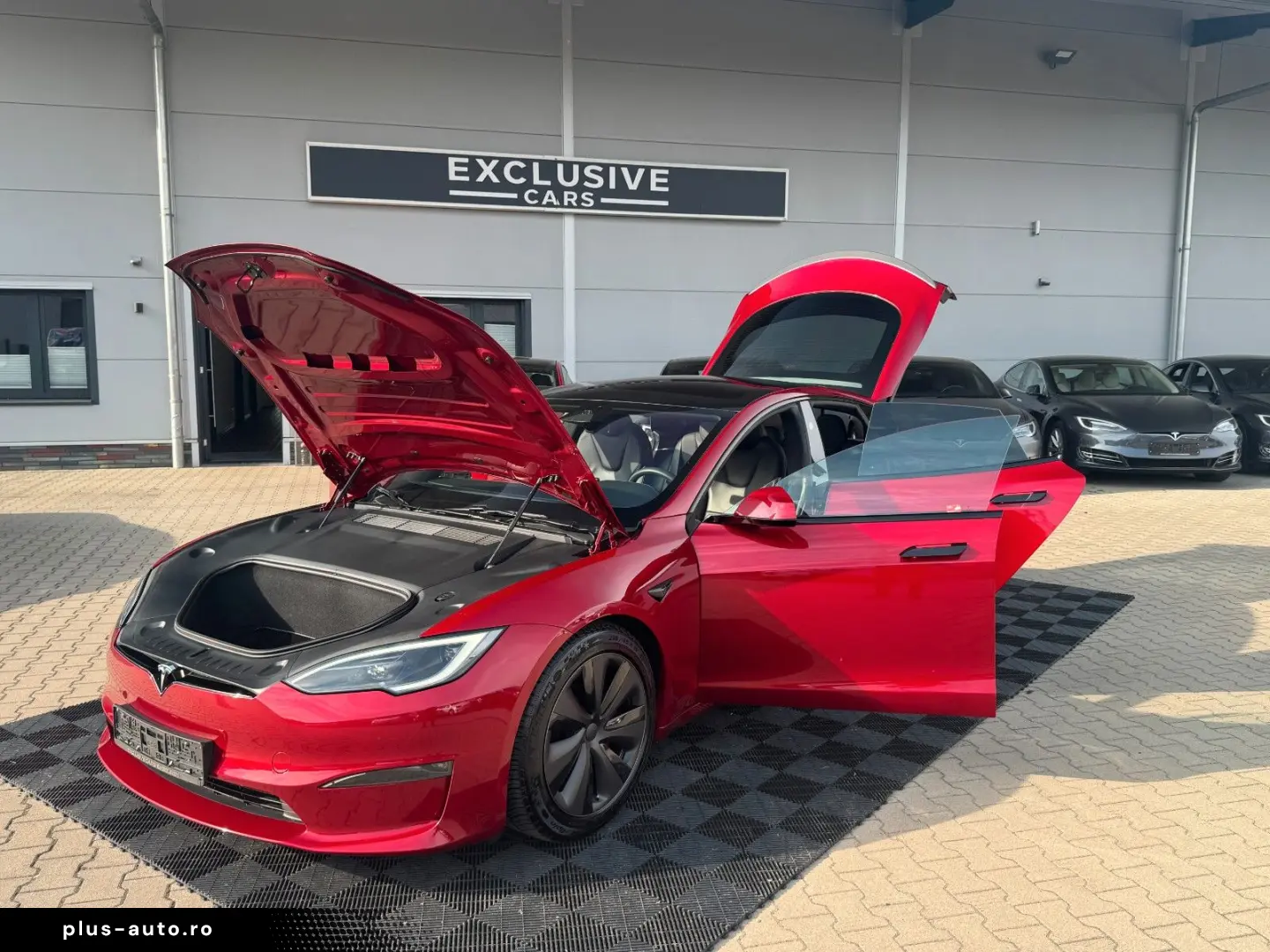 TESLA MODEL S PLAID ENHANCED AP ULTRA RED MATRIX   HW4