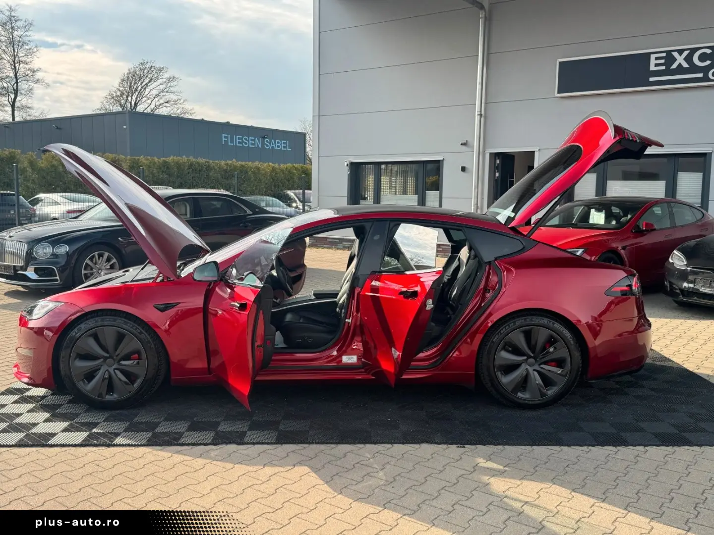 TESLA MODEL S PLAID ENHANCED AP ULTRA RED MATRIX   HW4