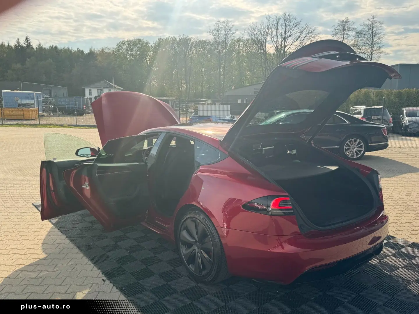 TESLA MODEL S PLAID ENHANCED AP ULTRA RED MATRIX   HW4