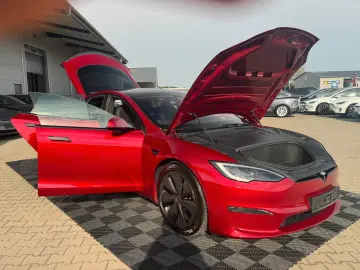TESLA MODEL S PLAID ENHANCED AP ULTRA RED MATRIX   HW4