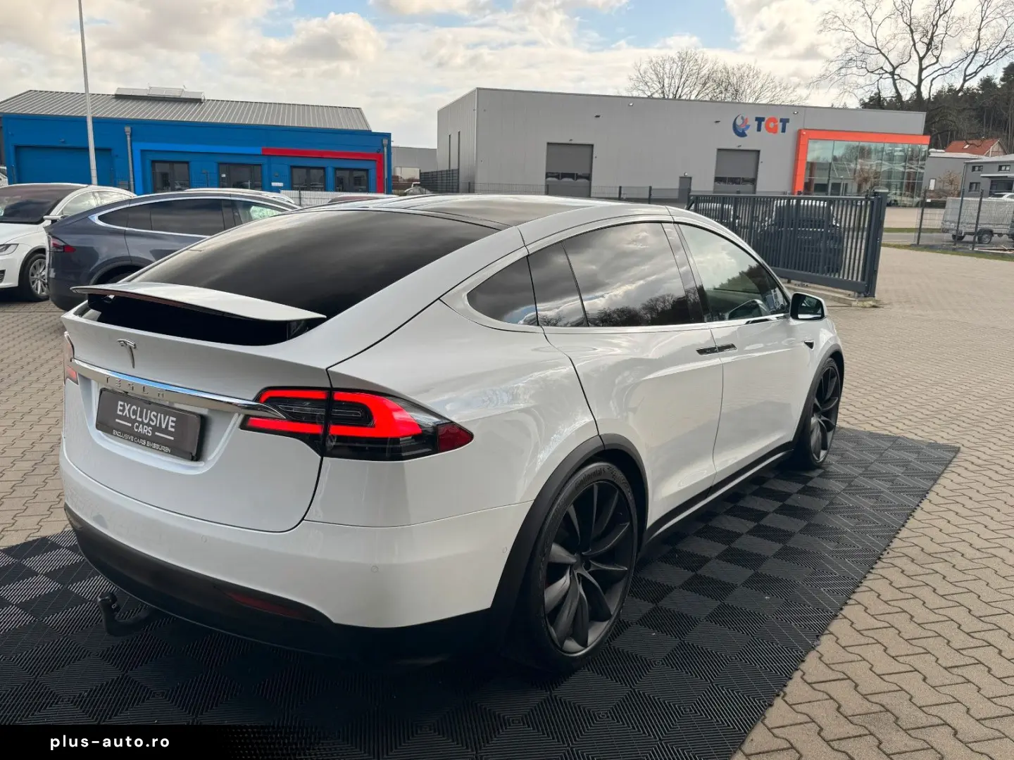 TESLA MODEL X RAVEN PERFORMANCE   6 SEATER   AP3