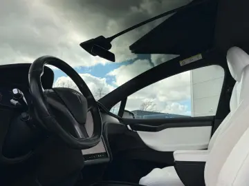 TESLA MODEL X RAVEN PERFORMANCE   6 SEATER   AP3