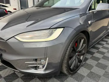 TESLA MODEL X RAVEN PERFORMANCE   6 SEATER   22 INCH