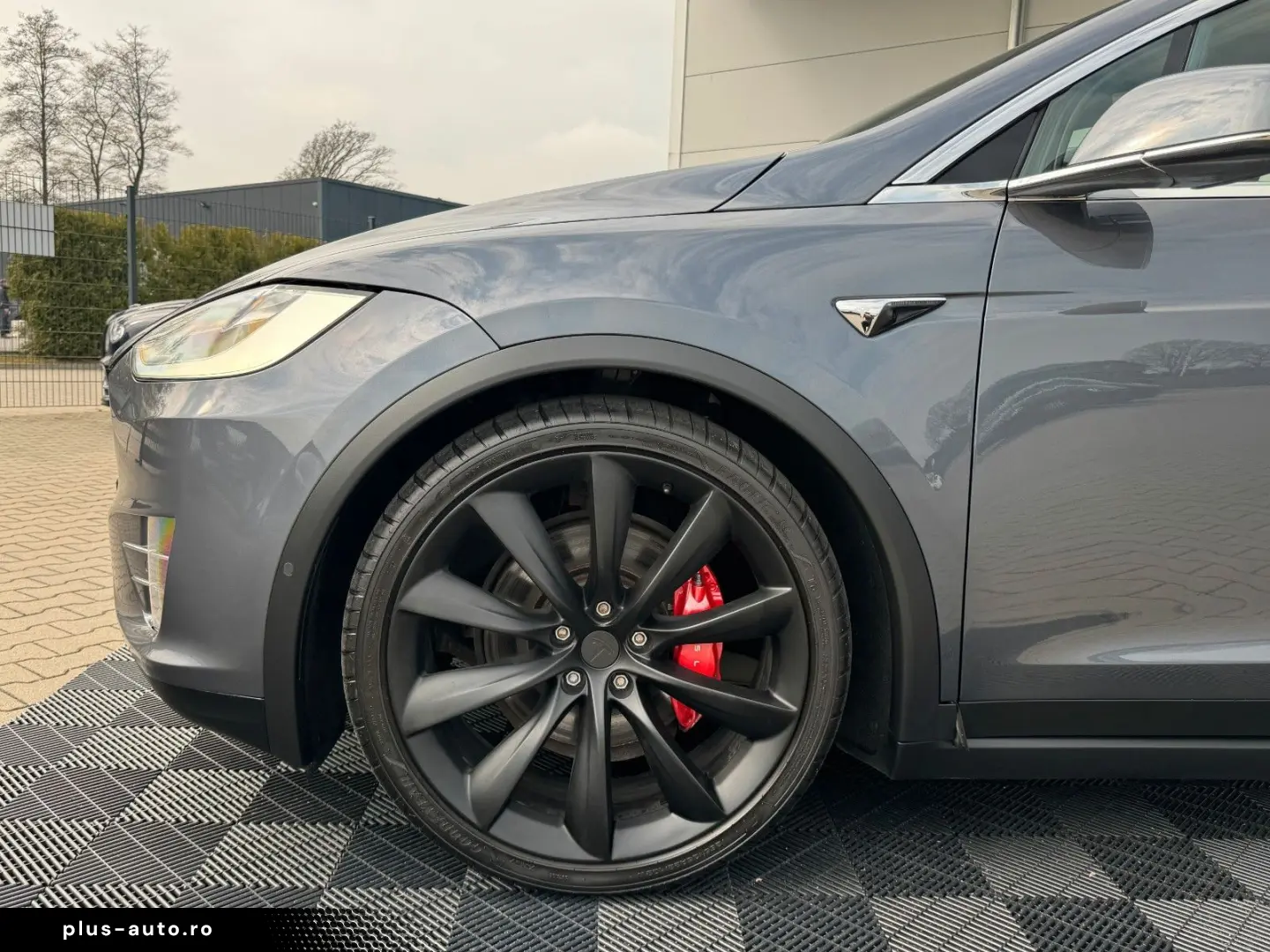 TESLA MODEL X RAVEN PERFORMANCE   6 SEATER   22 INCH