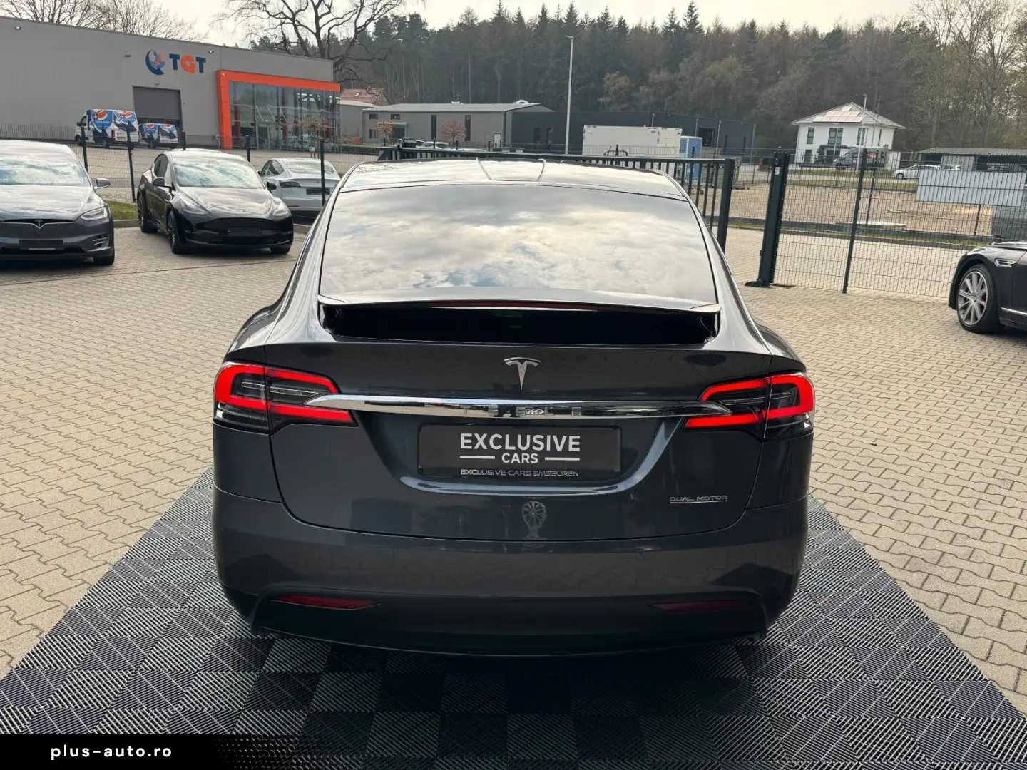 TESLA MODEL X RAVEN PERFORMANCE   6 SEATER   22 INCH