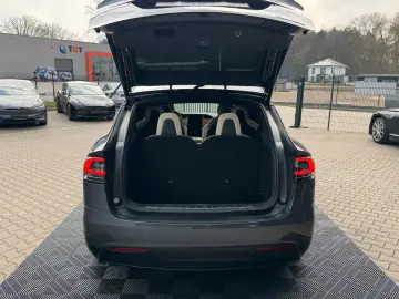 TESLA MODEL X RAVEN PERFORMANCE   6 SEATER   22 INCH