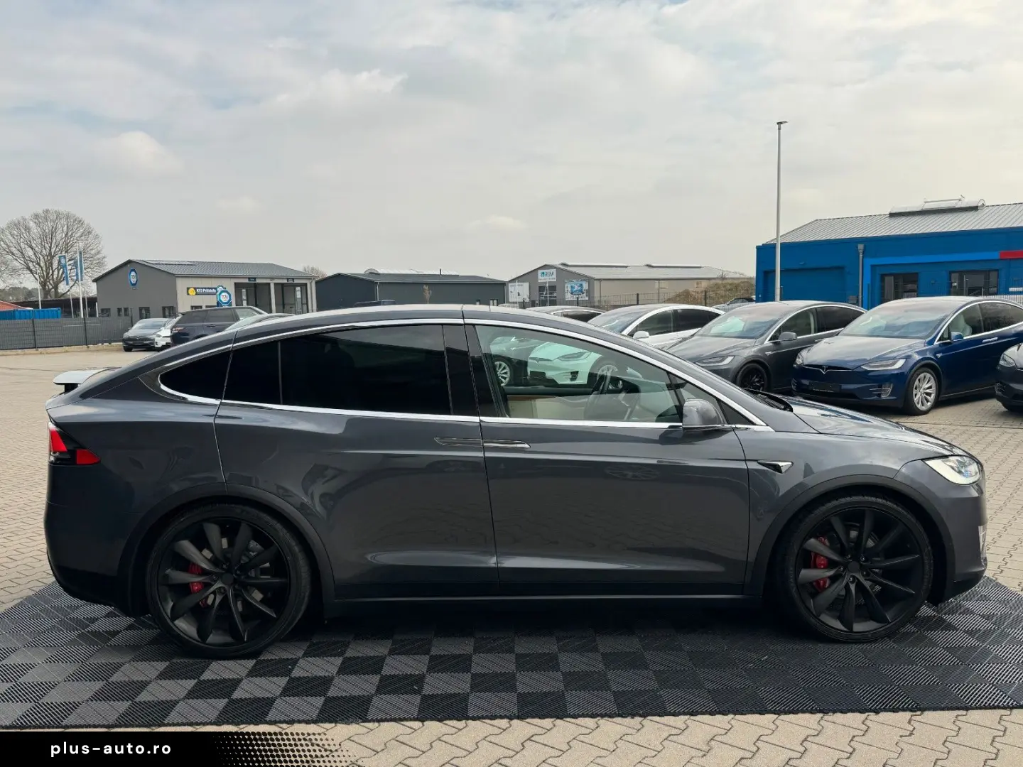 TESLA MODEL X RAVEN PERFORMANCE   6 SEATER   22 INCH