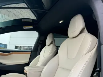 TESLA MODEL X RAVEN PERFORMANCE   6 SEATER   22 INCH