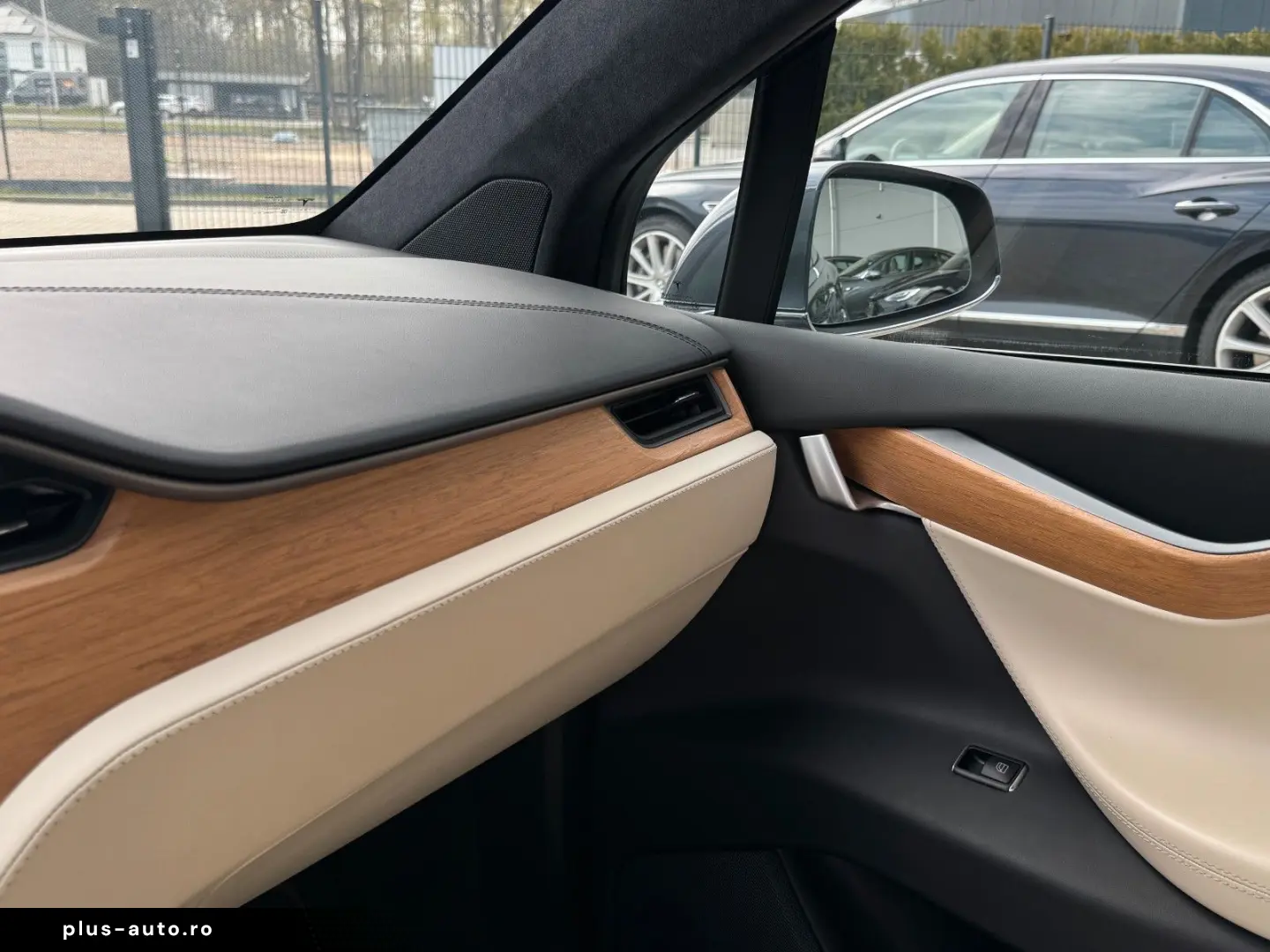 TESLA MODEL X RAVEN PERFORMANCE   6 SEATER   22 INCH