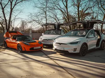 TESLA MODEL X RAVEN PERFORMANCE   6 SEATER   22 INCH