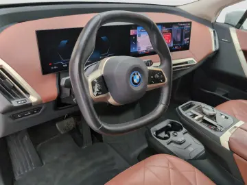 BMW iX xDrive40 Sportp. Dig.Cockpit Laser Shz. Navi