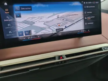 BMW iX xDrive40 Sportp. Dig.Cockpit Laser Shz. Navi