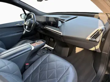 BMW iX xDrive40 Sport Pano SiHz LASER Harman DrAssPr