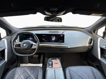 BMW iX xDrive40 Sport Pano SiHz LASER Harman DrAssPr