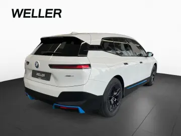 BMW iX xDrive40 Clear&Bold St&Go 360