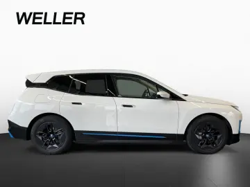 BMW iX xDrive40 Clear&Bold St&Go 360