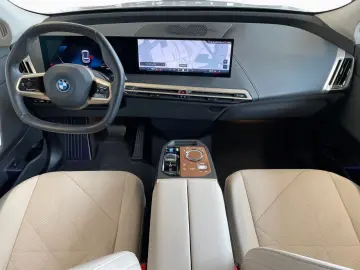 BMW iX xDrive40 Clear&Bold St&Go 360