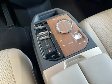 BMW iX xDrive40 Clear&Bold St&Go 360