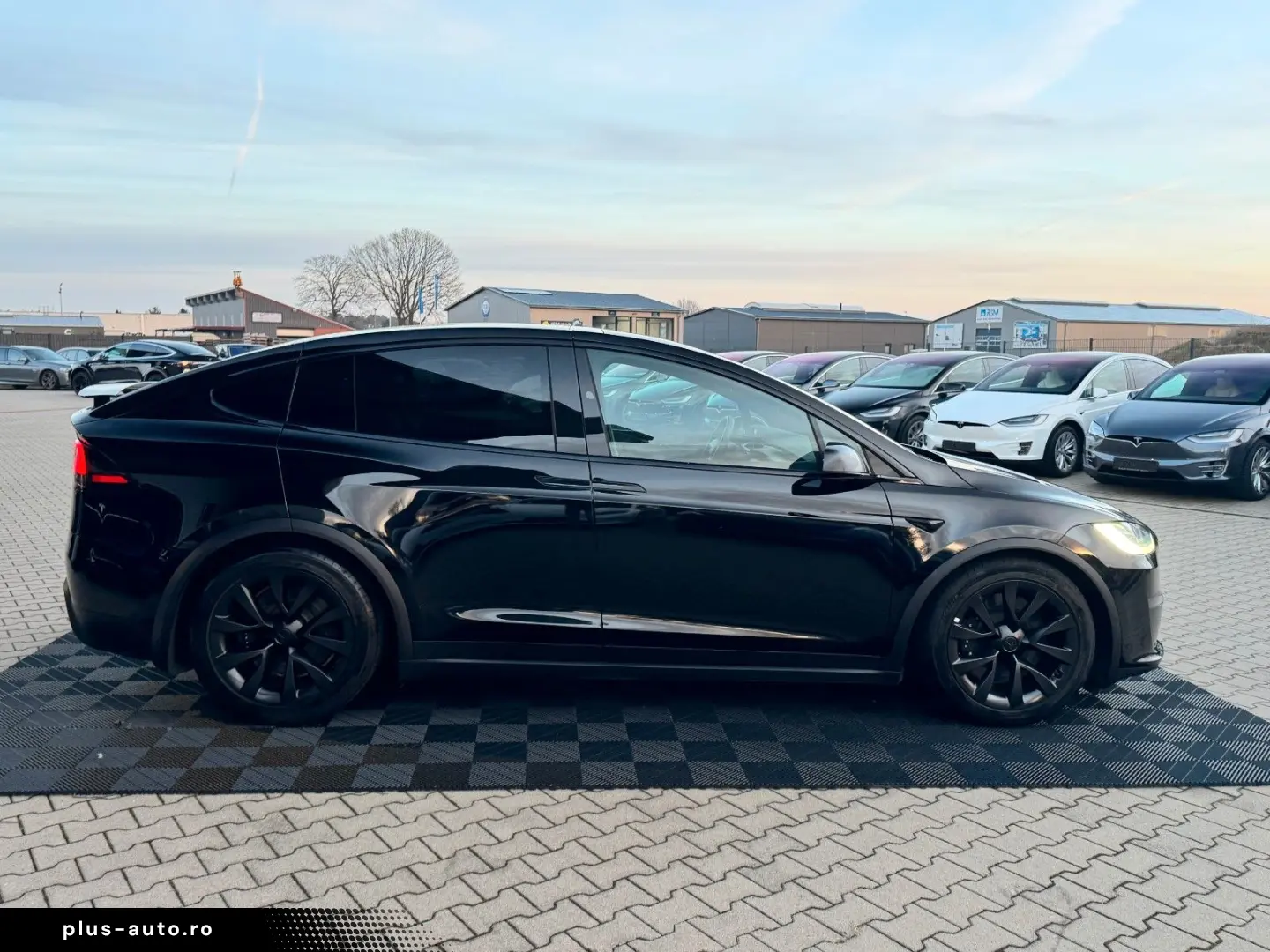 TESLA MODEL X PALLADIUM    HW 4 USS   AMD RYZEN