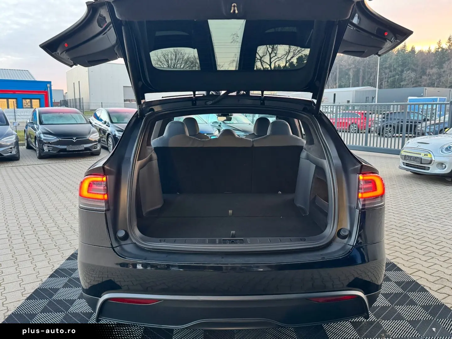 TESLA MODEL X PALLADIUM    HW 4 USS   AMD RYZEN