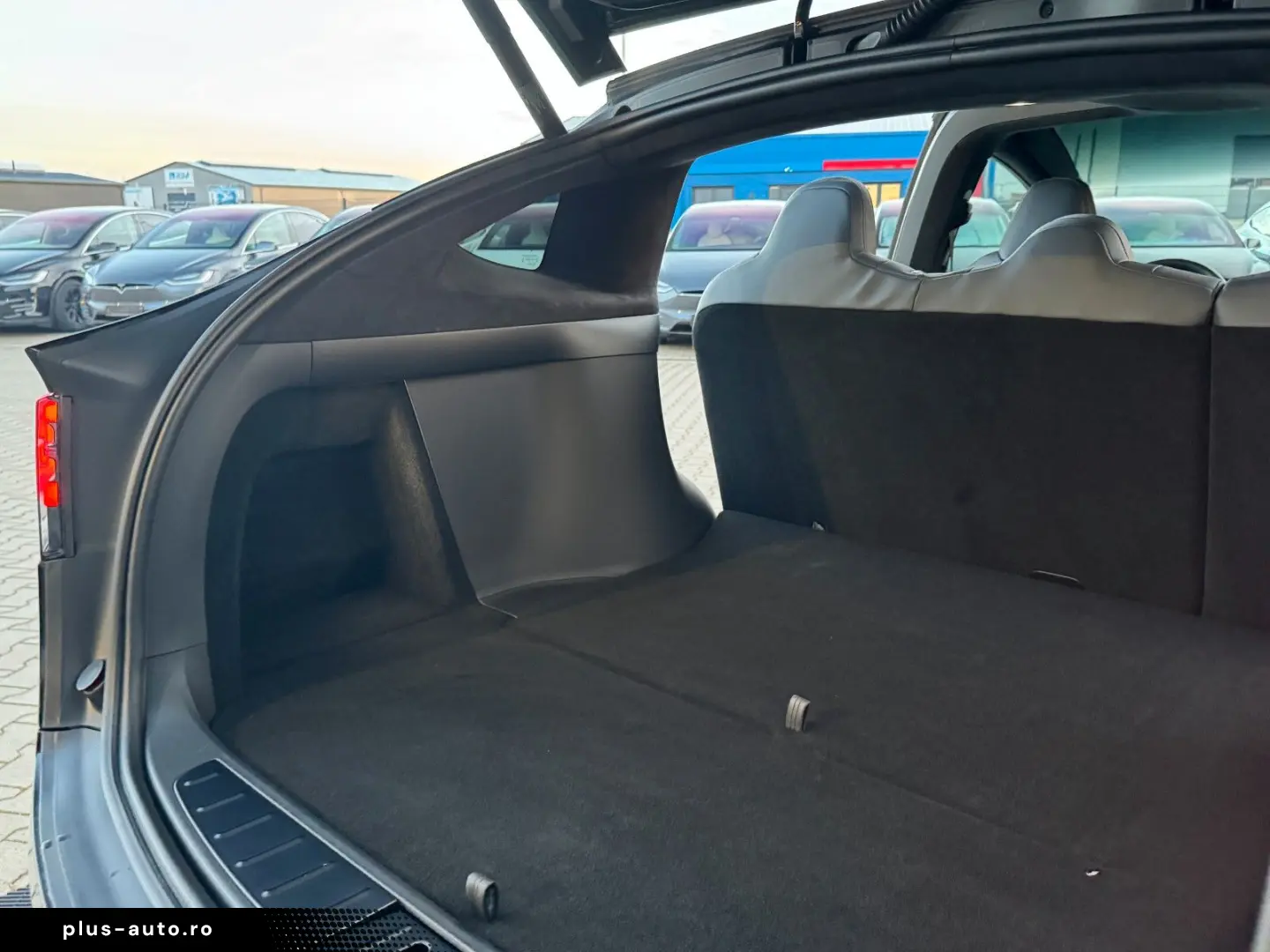 TESLA MODEL X PALLADIUM    HW 4 USS   AMD RYZEN